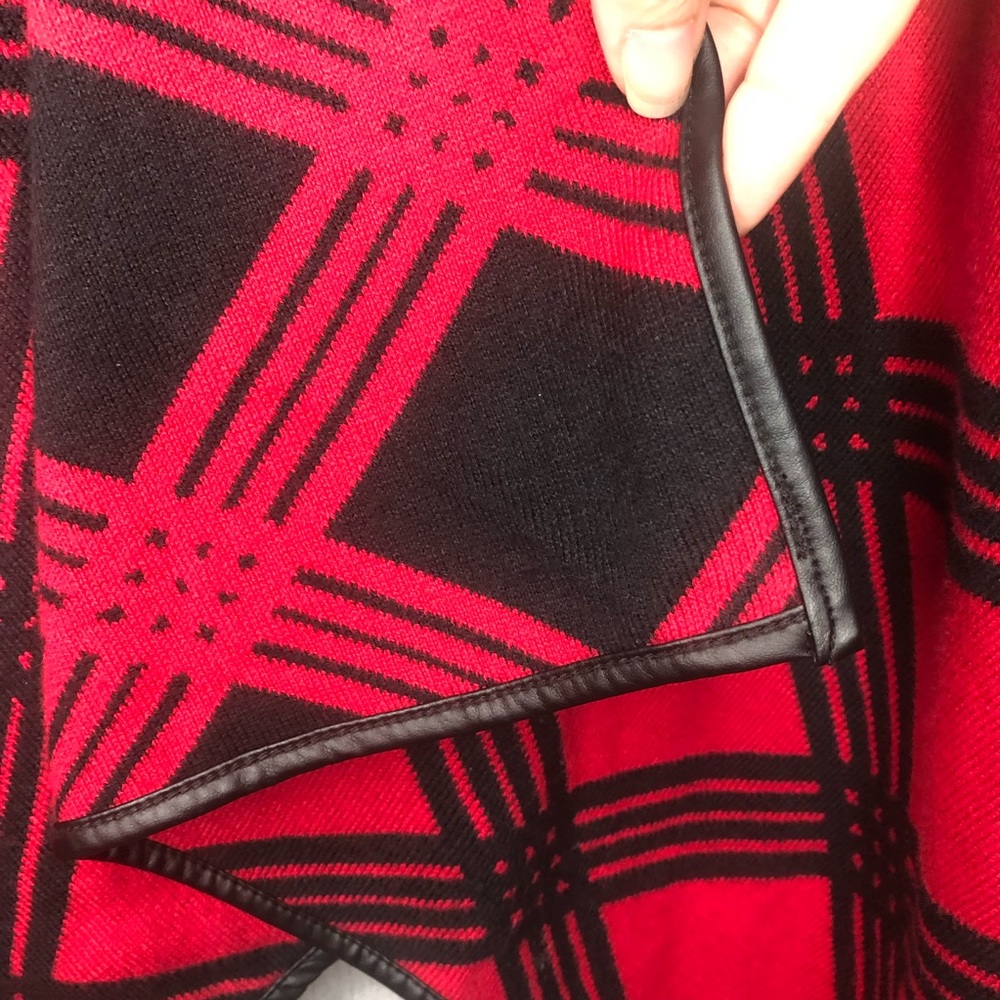 Talbots Leather Tab Country Plaid Ruana Wrap Faux Leather Trim Sz M/L Red Black - Picture 8 of 14